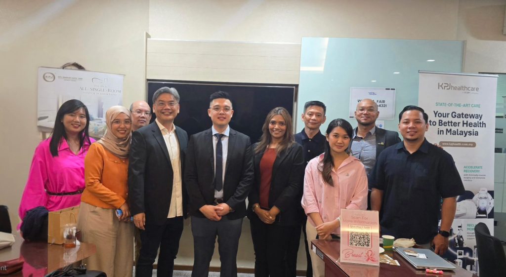 KPJ Healthcare、Health365 和马来西亚旅游发展局(新加坡办事处)团队合照