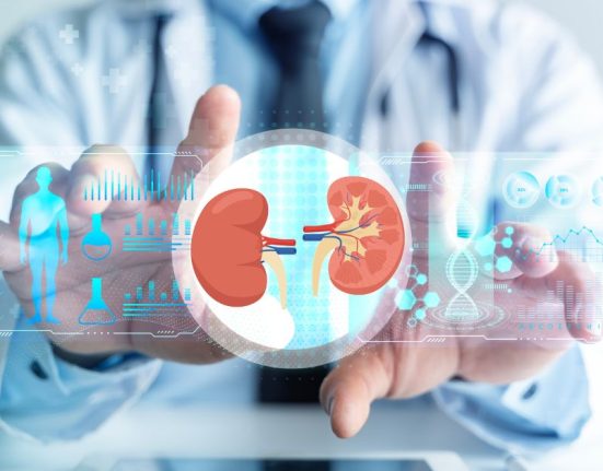 Top-kidney-specialists-for-interventional-nephrology