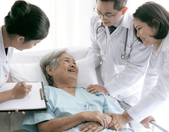 Can-elderly-patients-undergo-major-bowel-surgery